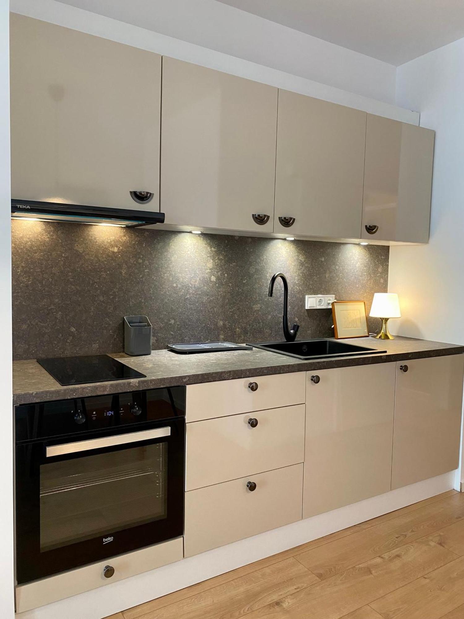 Mycampus Unwe Studentski Mountain Views Modern Kitchen Equipment โซเฟีย ภายนอก รูปภาพ