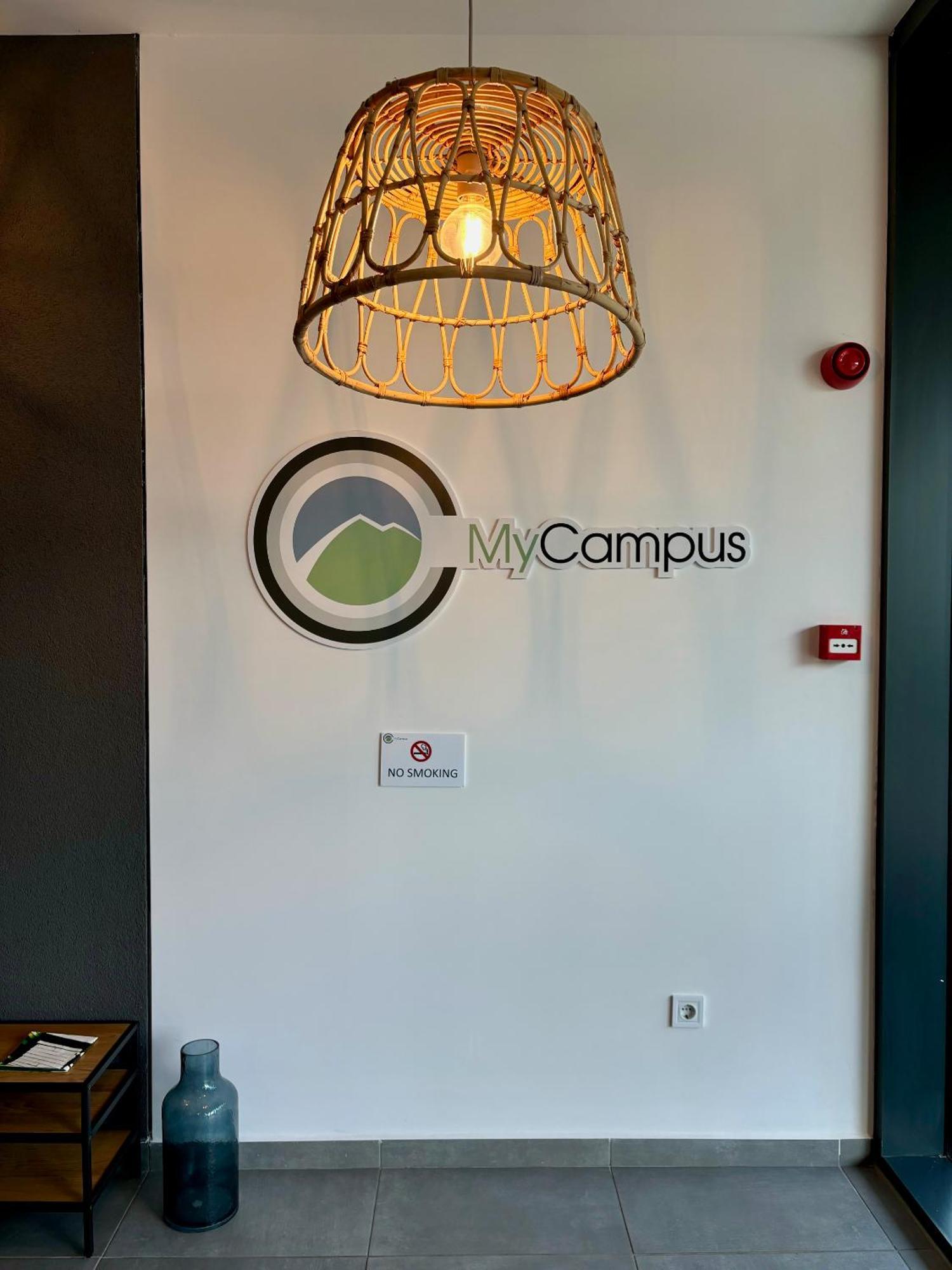 Mycampus Unwe Studentski Mountain Views Modern Kitchen Equipment โซเฟีย ภายนอก รูปภาพ