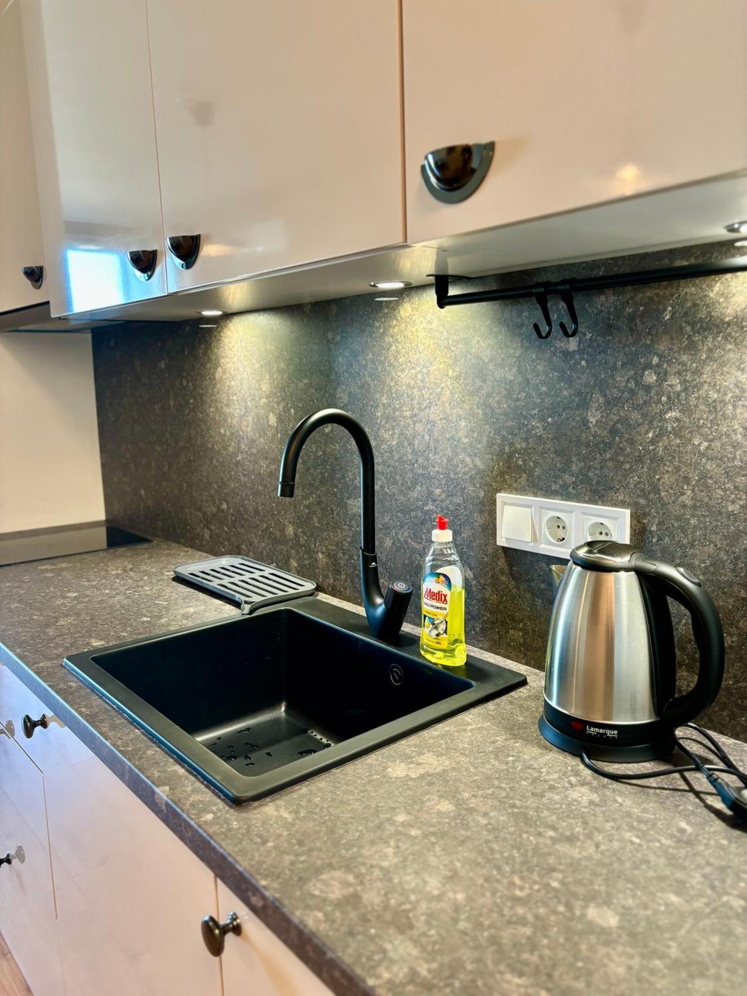 Mycampus Unwe Studentski Mountain Views Modern Kitchen Equipment โซเฟีย ภายนอก รูปภาพ